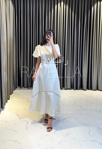 فستان مع حزام مُزين بكرستال