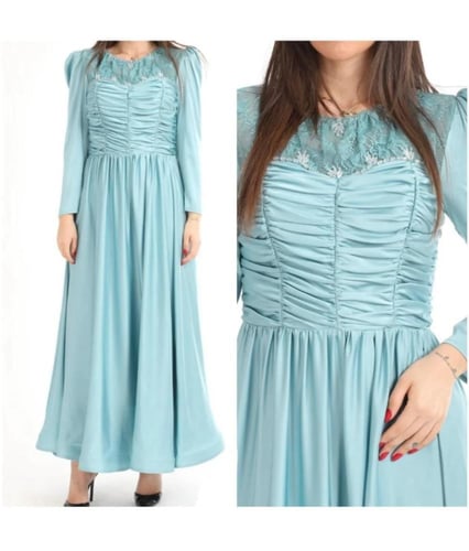 فستان طويل بدانتيل وكرستال