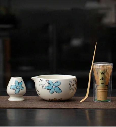 ادوات ماتشا 4 قطع سماوي بنقش ورد