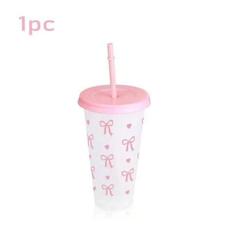 مق بلاستك مع مزاز وردي