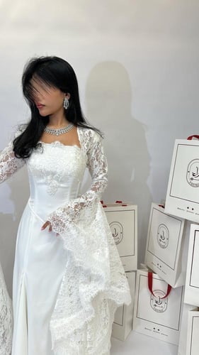 فستان تصميم R BOUTIQUE طلب مسبق لون اوفوايت