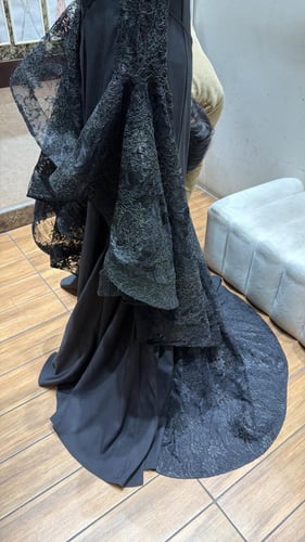 فستان تصميم R BOUTIQUE طلب مسبق لون اوفوايت