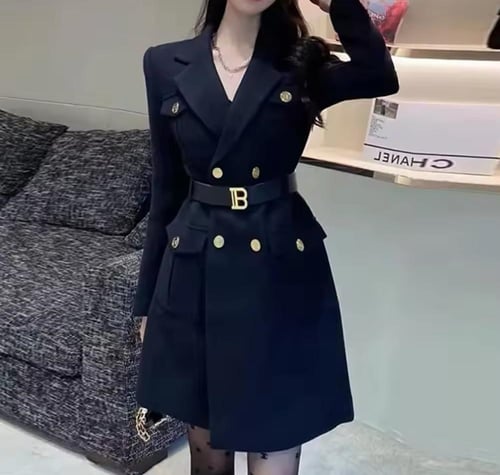 فستان مع الحزام