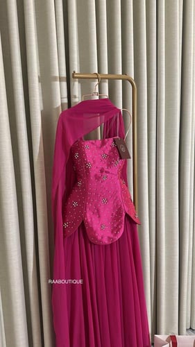 فستان R BOUTIQUE تسليم فوري