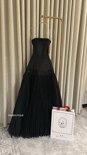 فستان تنفيذ R BOUTIQUE