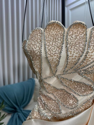 فستان تنفيذ R BOUTIQUE