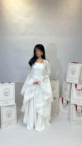 فستان تصميم R BOUTIQUE طلب مسبق لون اوفوايت