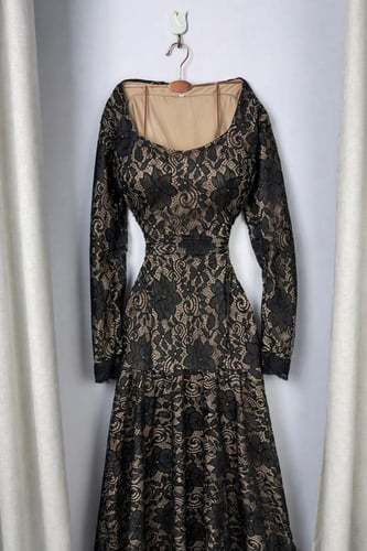 فستان تنفيذ R BOUTIQUE