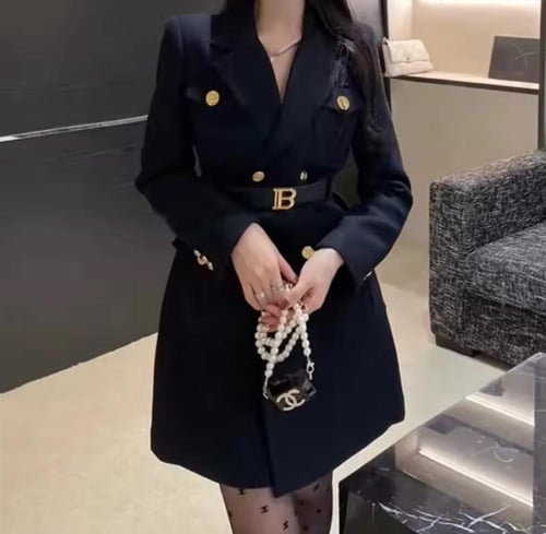 فستان مع الحزام