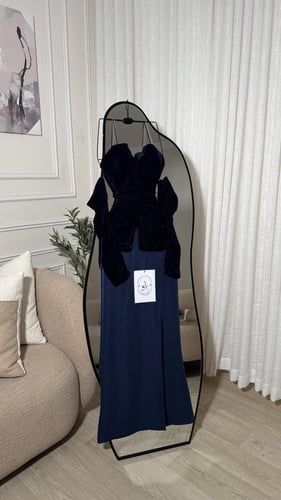 فستان تنفيذ R BOUTIQIE