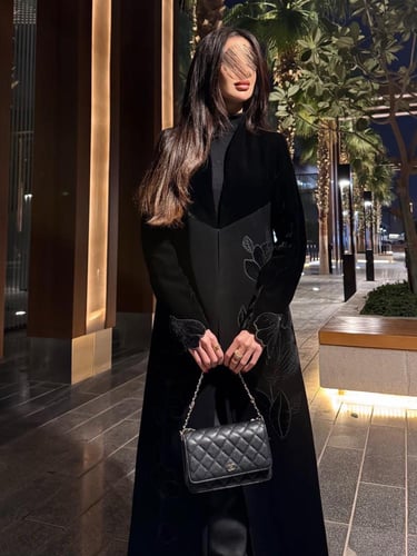 بليزر مخمل اسود(L12)