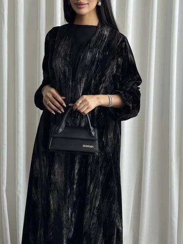 عباية مخمل كلوش(L4)