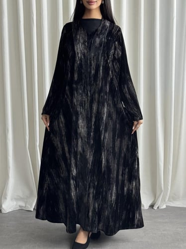 عباية مخمل كلوش(L4)