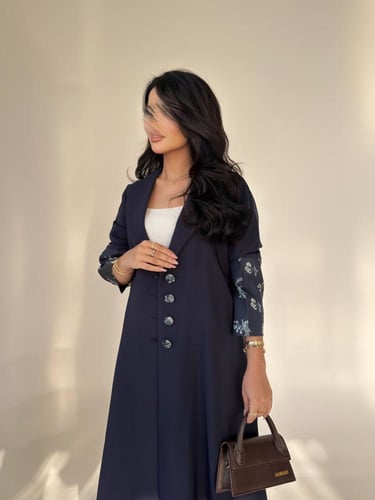 عباية نص كلوش