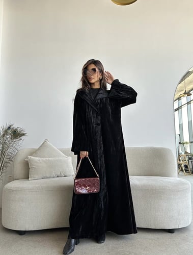عباية سوداء مخمل