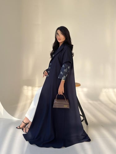 عباية نص كلوش