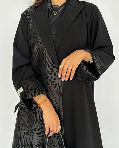 عباية كريب اسود