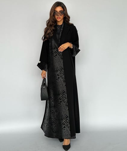 عباية كريب اسود