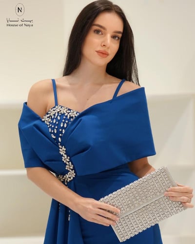 فستان سهرة مزين بالكريستال