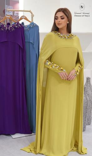 فستان كريب فرنسي بقبة مدورة مرصع بالكريستال - بيت...