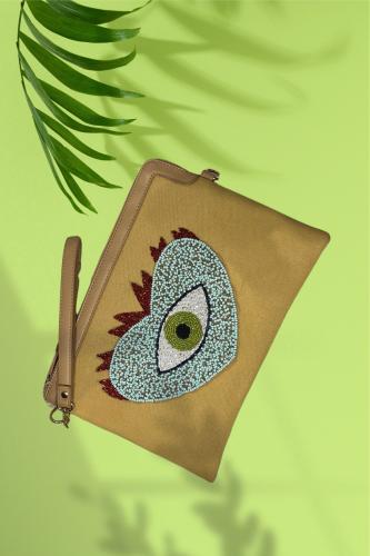 شنطة كلتش بتطريز عين - بيت نايا