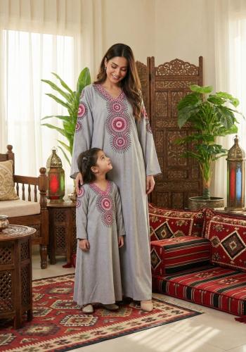 ثوب نسائي رمادي لينن تطريز