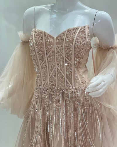 فستان نود تل مشكوك يدوي فخم