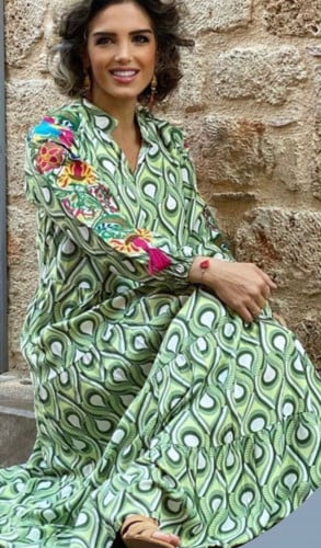فستان بتطريز