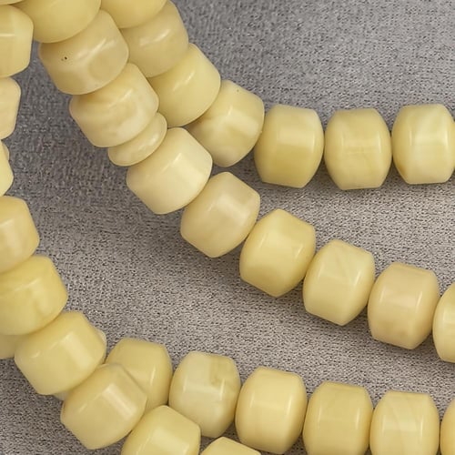 مسباح كهرمان حر