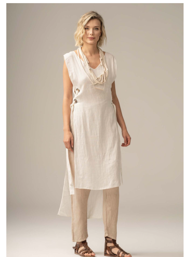 فستان لينون أبيض مفتوح من الطرفين