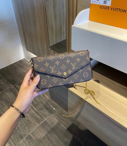 كروس مانوقرام مقاس 22