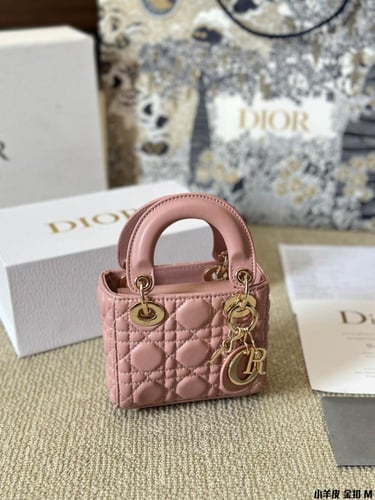 ليدي مايكرو صغير جدا