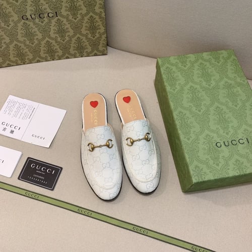 فلات قوتشي عده الوان