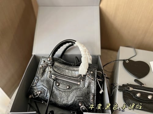 حقيبه يد B مقاس 26*17