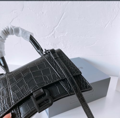 شنطه B ,مقاس 19