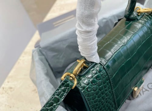 شنطه B مقاس 22 سم