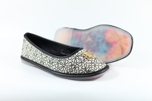 جزمة فلات طبي