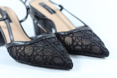 صندل كاجوال دانتيل بكعب عريض