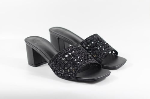 شبشب بكعب عريض فصوص