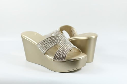 شبشب مستوي فصوص