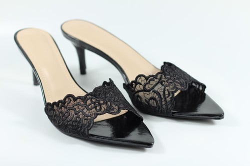 شبشب دانتيل بكعب واطي