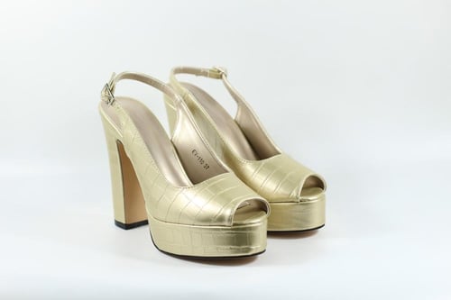 صندل كعب عريض عالي