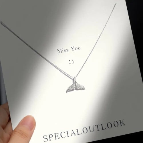 سلسال فضة جذاب علي شكل ذيل الحوت