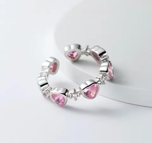 خاتم القلوب الورديه