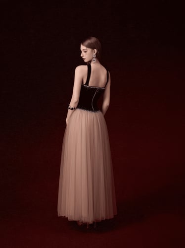 فستان أوليا