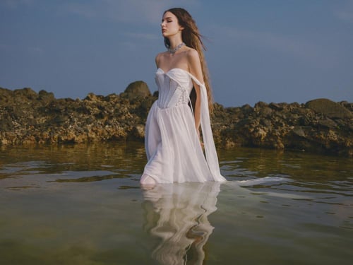 فستان البحيرة