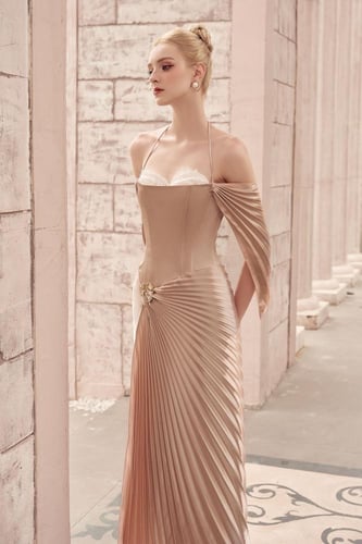 فستان الورد