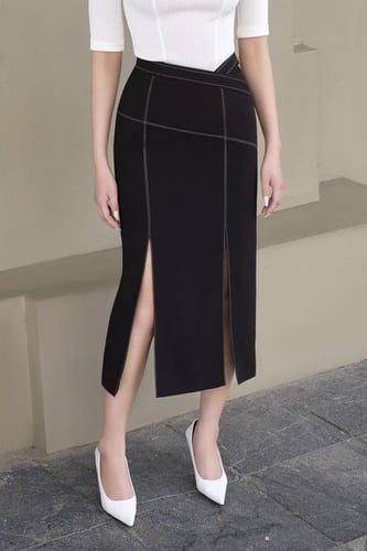 تنورة نايلي