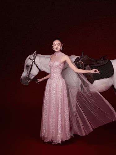 فستان إسثير