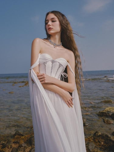 فستان البحيرة